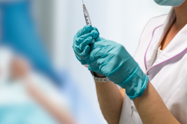 Le virus du monkeypox continue à se répandre et de nouveaux variants apparaissent, ce qui confirme la nécessité d’organiser nos défenses sanitaires. C’est pourquoi le Gouvernement vient fixer les modalités permettant la vaccination contre cette maladie…