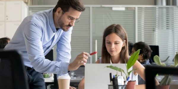 Shutterstock_ancienstagiaireperidodeessai-1