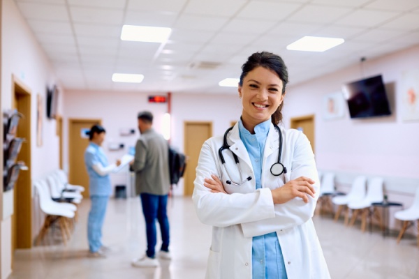 L’exercice de la médecine est très réglementé et il n’est pas possible de pratiquer sans remplir un certain nombre de conditions. Cependant, certaines personnes peuvent bénéficier d’autorisations temporaires permettant de déroger à ces conditions… Comment les obtenir ?