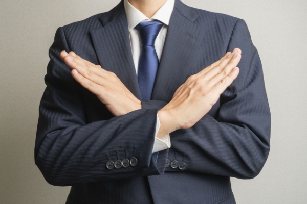 La loi « Plein Emploi » impose à l’employeur de signaler à France Travail un refus d’un CDI par un salarié en CDD ou en contrat de mission, toutes conditions remplies. Quelles sont les conséquences opérationnelles de ce nouveau dispositif pour la déclaration sociale nominative (DSN) ?