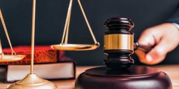 Shutterstock_contributioncommissairesdejustice-1