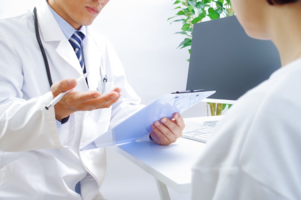 4 nouveaux modèles des avis médicaux émis par les services de prévention et de santé au travail avaient été publiés le 26 septembre 2024. Mais, face aux difficultés de déploiement effectif sur les réseaux des services concernés, le ministère vient d’officialiser le report de leur entrée en vigueur.