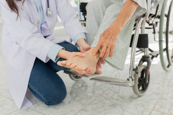 Pour rappel, il est possible pour le pharmacien d’officine de dépanner un patient et de lui délivrer les médicaments nécessaires à la poursuite de son traitement chronique, sous certaines conditions. Ce « dépannage » a été élargi afin de limiter davantage les interruptions thérapeutiques…