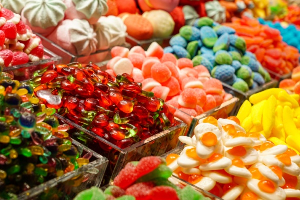 L’additif E171 est un produit fréquemment utilisé afin de modifier l’apparence de nombreux produits de consommation commune. Cependant, face aux risques qu’il peut représenter pour la santé, il a fait l’objet de restrictions…