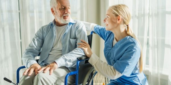 Shutterstock_ephadaccompagnementdomicile
