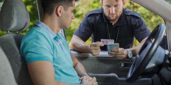 Shutterstock_pertepermisconduiresalarie