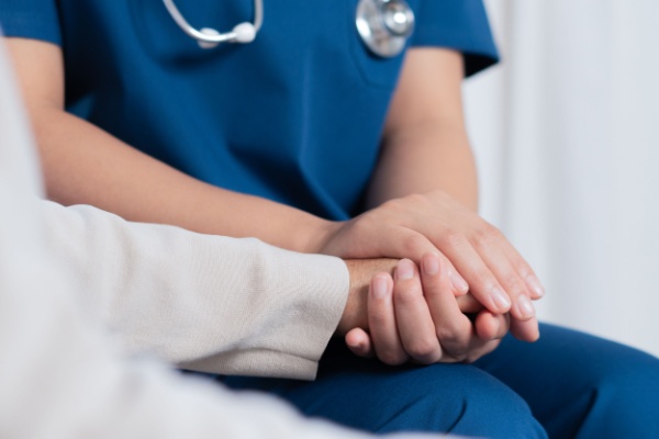 Pour assurer une prise en charge optimale des patients dans les établissements assurant le service public hospitalier, il sera dorénavant mis en place des ratios patients/soignants…