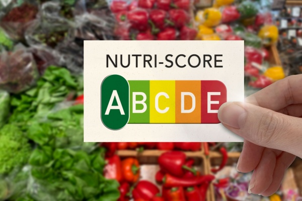 Dans le cadre de la prévention de l'obésité et du surpoids, qui est une priorité de la politique de santé publique, et afin de faciliter le choix du consommateur au regard de l'apport en énergie et en nutriments, un barème dit « Nutri-score » est mentionné sur certains produits alimentaires, selon un cahier des charges qui vient d’être aménagé…