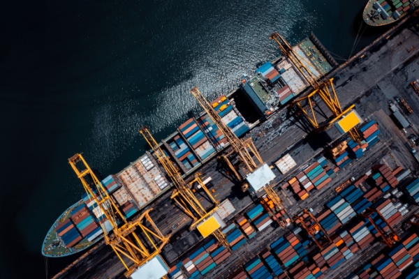 Certaines importations de matières premières et de produits en Guadeloupe, Martinique et à La Réunion sont exonérées de TVA. La loi de finances pour 2025 prévoit la possibilité, jusqu’au 31 décembre 2027, que la liste des produits exonérés puisse être différente en Guadeloupe et en Martinique, d’une part, et à La Réunion, d’autre part. Une possibilité qui vient d’être concrétisée…