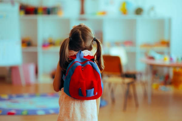 L’accueil des jeunes enfants est un sujet très encadré, quelle que soit sa forme. De nouvelles règles viennent faire évoluer de façon importante les modalités d’autorisations relatives à la gestion d’établissements d’accueil…