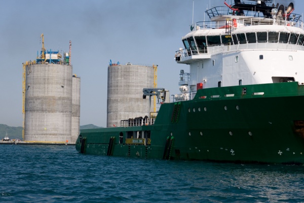 En raison de leurs spécificités, les navires font l’objet d’une règlementation spéciale dédiée aux questions de sécurité et de prévention de la pollution. Une règlementation qui est mise à jour régulièrement par les pouvoirs publics…