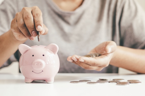 La loi de finances pour 2025 a exonéré d’impôt sur le revenu les indemnités versées à un salarié licencié pour motif économique et non réintégré à la suite du défaut d’homologation d’un plan de sauvegarde de l’emploi (PSE). Une exonération dont la date d’entrée en vigueur vient d’être dévoilée…