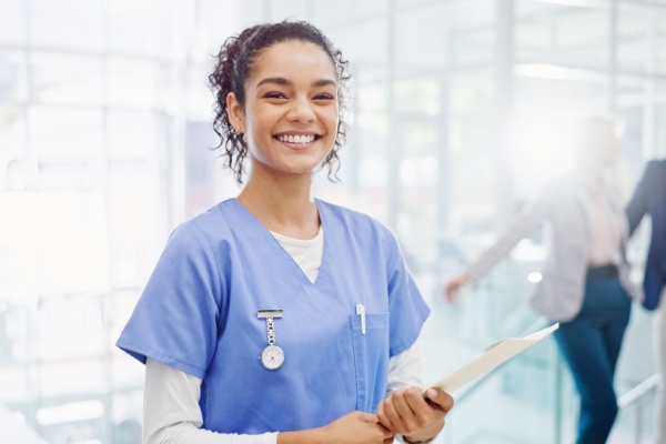 Afin d’améliorer le parcours de soin des Français, des changements sont régulièrement apportés aux compétences des différents corps de métiers du secteur médical. Des précisions sont à ce titre apportées concernant les infirmiers…