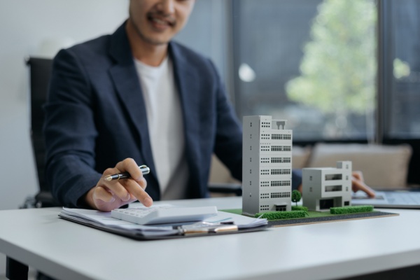 La loi de finances pour 2025 a créé une nouvelle exonération de taxe sur les bureaux et les locaux au profit des locaux faisant l’objet d’un engagement de transformation en logements dont la date d’entrée en vigueur vient d’être précisée…