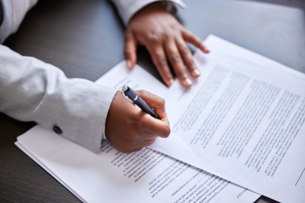 L’exercice de l’activité d’expertise comptable doit être couverte par une assurance professionnelle. Le Gouvernement a apporté quelques précisions sur cette obligation afin de sécuriser la couverture des professionnels et d’en faciliter les contrôles. Quelles sont ces nouveautés ?