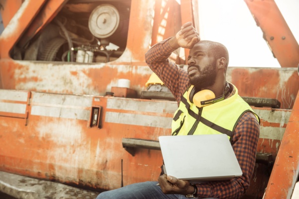 À compter du 1er juillet 2025, les préconisations faites à l’employeur pour continuer à assurer pleinement la santé et la sécurité des salariés en cas d’épisode de chaleur intense vont être rendues obligatoires, et ce dès le 2 juillet 2025. Voilà qui mérite quelques éclaircissements…