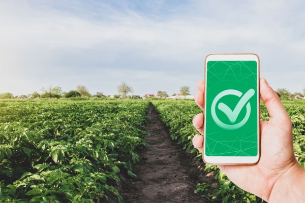 Les exploitations agricoles utilisant des modes de production particulièrement respectueux de l'environnement peuvent faire l'objet d'une certification, dans le cadre de laquelle des informations sont collectées par le système d’information de la certification environnementale « Certibase », dont la liste est désormais disponible.