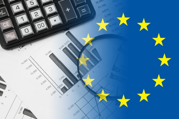 Après les précisions apportées sur l’obligation d’assurance professionnelle des experts-comptables et des professionnels du secteur, le Gouvernement continue sur sa lancée. Au menu : modalités d'information des ressortissants étrangers, obligations pour les personnes morales inscrites au tableau de l’ordre et conciliation obligatoire…