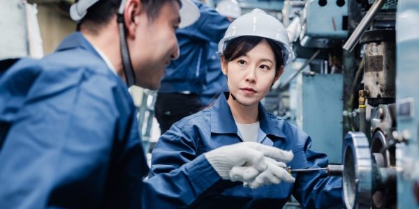 Shutterstock_titretravailetrangers