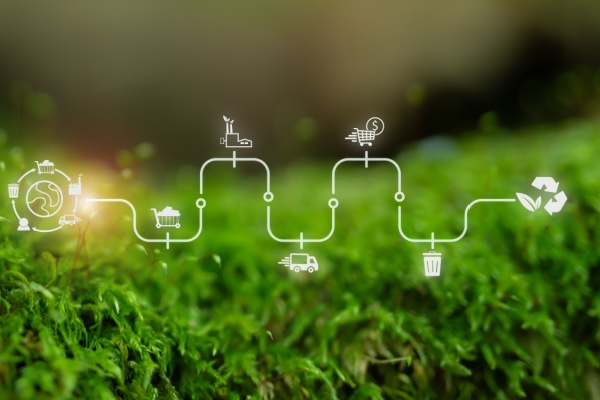 Les installations classées pour la protection de l'environnement (ICPE) sont soumises à une réglementation stricte en fonction de leur activité, notamment au regard de leur dangerosité. Parce que le secteur de la gestion des déchets recense le plus d’accidents, le Gouvernement a établi un cadre réglementaire précis qu’il a ensuite ajusté pour en retirer les incohérences ou renforcer certains points…