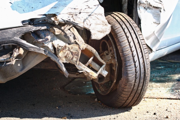 En 2024, les accidents de la route ont causé 233 000 blessés, soit 0,8 % de moins qu’en 2023, et entraîné 3 190 décès, contre 3 167 en 2023. Si la tendance de l’accidentalité routière reste à la baisse ces dernières années, une loi vient tout de même d’être adoptée afin de prendre en compte les recommandations du Comité interministériel de la sécurité routière (CISR). Que faut-il en retenir ?