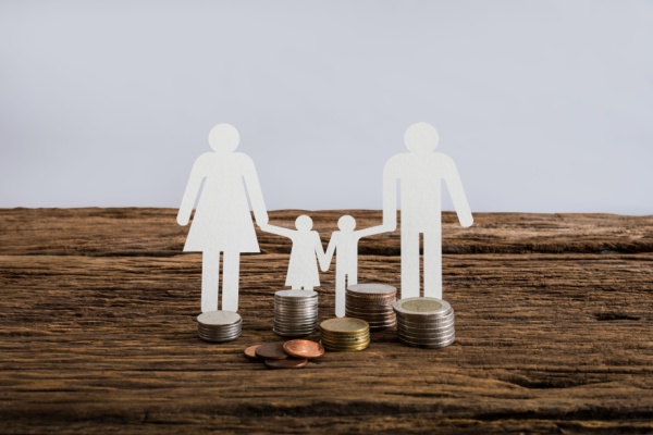 Depuis le 1er janvier 2025, le crédit d’impôt famille (CIFAM), égal à 50 % des dépenses engagées par une entreprise pour l’accueil des enfants de moins de 3 ans de ses salariés, s’applique désormais aussi aux structures publiques, en plus des établissements privés, conformément à la loi « pour le plein emploi ». Explications…
