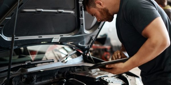 Shutterstock_controleurtechnique