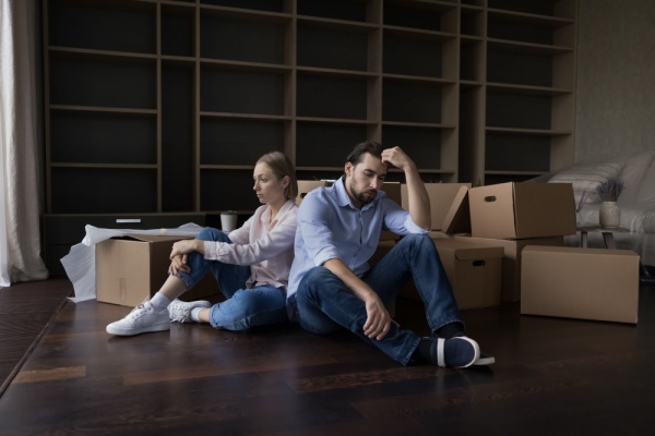 En cas de séparation, le partage des biens entre ex-conjoints, ex-partenaires liés par un Pacs et ex-concubins donne lieu au paiement d’un droit dit de « partage » dont le taux varie en fonction du statut conjugal du couple. Une situation inégale, selon un député qui propose d’harmoniser ces taux. Mais quelle va être la position du Gouvernement ? Réponse…