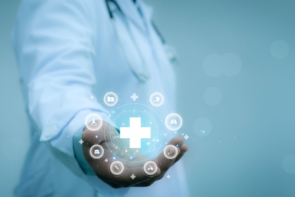 Outil permettant d’améliorer l’organisation et la prise en charge des patients, les protocoles de coopérations nationaux et locaux mettent en lien des professionnels de santé afin de transférer certains actes de soins. Les modalités de mise en œuvre de ces protocoles ont été modifiées. Faisons le point.