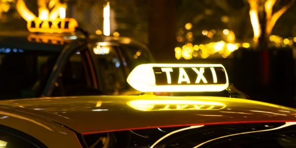 Shutterstock_reservationtaxi-1