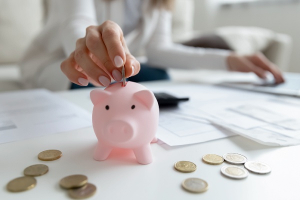 L’ensemble « socle de services obligatoires » fourni par les services de prévention et de santé au travail interentreprises (SPSTI) est financé par une cotisation employeur. Le montant de cette cotisation dépend du coût moyen national de l’ensemble socle de service, qui vient d’être dévoilé pour 2025. Explications.