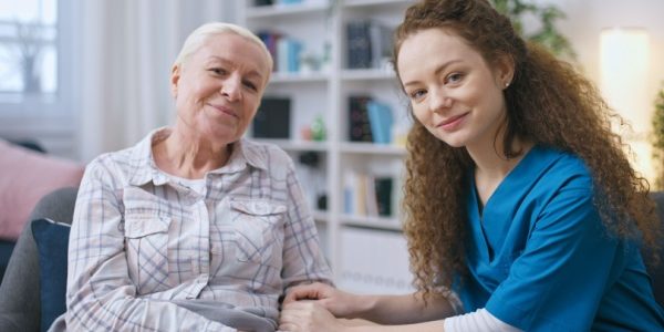 Shutterstock_entretienmaisonpersonnes-1