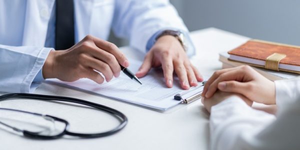 Shutterstock_spstimodelemedecin