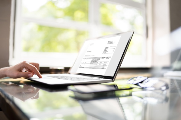 Dans un souci de simplification et d’accélération de la transition numérique des entreprises, une réforme d’ampleur est en cours depuis plusieurs années visant à généraliser le recours à la facturation électronique. Mais les sociétés civiles immobilières (SCI) sont-elles visées par cette réforme ? Réponse…