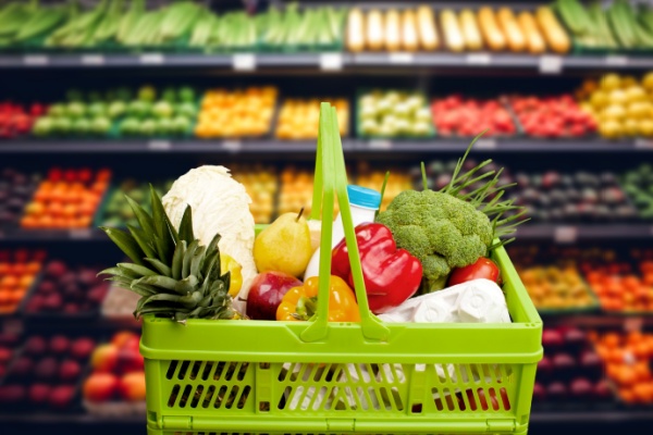 Dans une optique de promotion de modes de consommations plus durables, certains commerces vont devoir, à l’horizon 2030, consacrer une partie de leur surface de vente à la commercialisation de produits sans emballage primaire. Des précisions concernant cet objectif sont apportées…