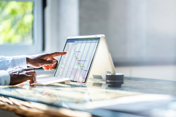 La Compagnie nationale des commissaires aux comptes (CNCC) accompagne les commissaires aux comptes ainsi que les entreprises dans le cadre de la réforme de la facturation électronique. Une FAQ consacrée à ce sujet vient d’être complétée par la CNCC. Quelles sont les dernières précisions apportées ?