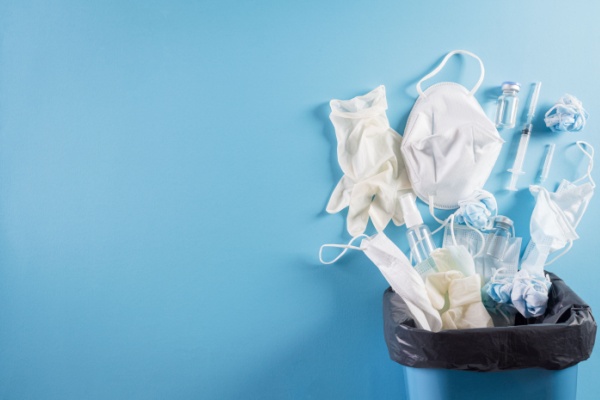 Réemployer, recycler et valoriser sont des objectifs courants mis en place dans de nombreux secteurs par les pouvoirs publics. Pour autant, en matière de déchets d’activités de soins et d’emballages sanitaires, des impératifs en matière de santé et d’environnement doivent être respectés. Pour ce faire des expérimentations sont prévues…