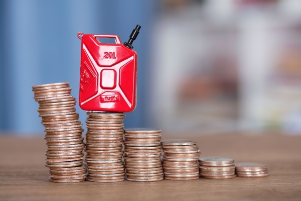 Face à l’augmentation du prix du carburant et de l’énergie, l’Urssaf propose plusieurs mesures de soutien aux employeurs et aux travailleurs indépendants en difficulté. Panorama des mesures d’assouplissement proposées...