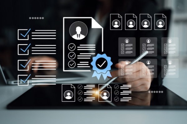Après les injonctions de payer et les saisies-rémunérations, c’est au tour des saisies-attributions et des significations des commissaires de justice de faire l’objet de modifications visant à les rendre plus efficaces, notamment grâce à une dématérialisation facilitée ou systématique selon les cas…