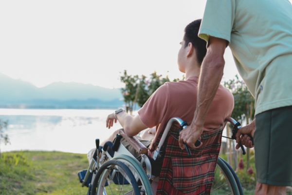 Dans le secteur agricole, les parents confrontés au handicap, à la maladie grave ou à un accident grave de leur enfant ont désormais un point de repère clair : la MSA met en avant un guide pratique pour les aider à identifier rapidement les aides mobilisables, les démarches à engager et les bons interlocuteurs.