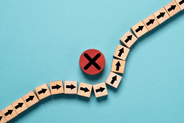Remplir sa déclaration de revenus reste un exercice incontournable, et parfois source d’erreurs. Même si de nombreuses informations sont aujourd’hui préremplies, certaines vérifications restent indispensables. Tour d’horizon des principales erreurs à éviter…