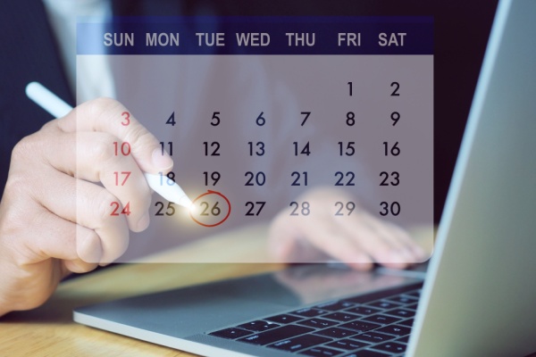 Alors que le passeport de prévention poursuit son déploiement, avec l’ouverture récente de l’espace employeur, le calendrier transitoire vient de connaître un nouvel ajustement pour des échéances applicables à la déclaration de certaines formations en santé et sécurité au travail. Quelles sont les nouvelles dates à retenir ?