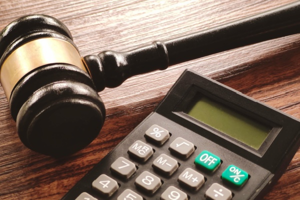 Le dispositif permettant de sanctionner les professionnels ayant participé à des manquements fiscaux commis par leurs clients est élargi. S’il visait jusqu’à présent les situations les plus graves, il concernera désormais de nouveaux cas de manquements sanctionnés par l’administration fiscale. Lesquels ?