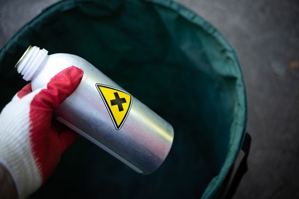 Les prescriptions techniques et les obligations de surveillance applicables au traitement des déchets liquides susceptibles de contenir des substances per- ou polyfluoroalkylées (PFAS) viennent d’être précisées, avec pour objectif de réduire les rejets aqueux de ces substances vers le milieu naturel. Quelles sont ces obligations ?