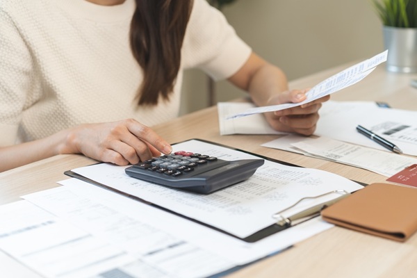 Les entreprises unipersonnelles labellisées « entreprises du patrimoine vivant » (EPV), qui ne disposent pas nécessairement de salariés, peuvent-elles bénéficier du crédit d’impôt recherche (CIR) lorsque leur dirigeant exerce lui-même une activité de recherche et d’innovation ? Une interrogation à laquelle le Gouvernement vient de répondre…