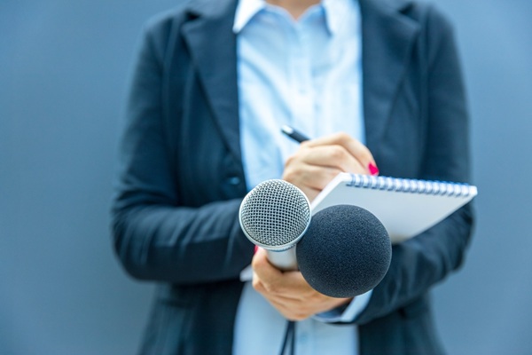 Une aide au pluralisme de la presse périodique régionale et locale est accordée aux publications de presse régionales et locales autres que les quotidiens. Initialement applicable jusqu’au 31 décembre 2025, elle est prolongée de 2 ans, avec quelques aménagements…