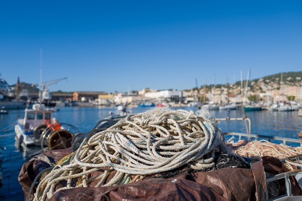 Les professionnels de la pêche en Méditerranée font face à des difficultés liées aux mesures de réduction de l’effort de pêche et aux périodes d’arrêt temporaire de leur activité. Dans ce contexte, l’Urssaf met en place des mesures spécifiques afin d’accompagner les marins et les entreprises concernées dans le cadre du paiement de leurs cotisations sociales.