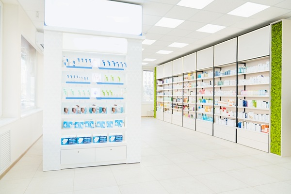 Une société exploitant une pharmacie constitue une provision pour dépréciation de son fonds de commerce et la déduit de son résultat imposable. Pour justifier le montant retenu, elle s’appuie notamment sur une étude relative aux prix de cession des officines de pharmacie. Une méthode d’évaluation remise en cause par l’administration fiscale…