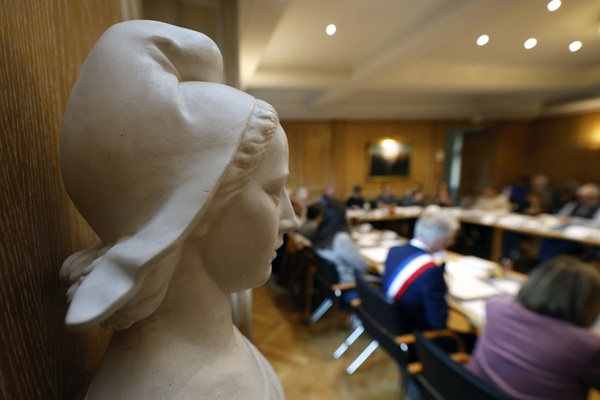 Dans le cadre de la création d’un véritable statut du salarié élu local, une nouvelle possibilité de certification des compétences acquises au cours du mandat est ouverte depuis le 8 octobre 2026. Selon quelles modalités ?