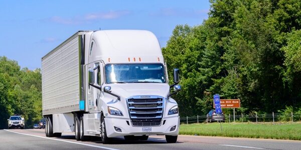 Knoxville,,Tn,,Usa,,August,20,,2024:,An,Eighteen-wheeler,On
